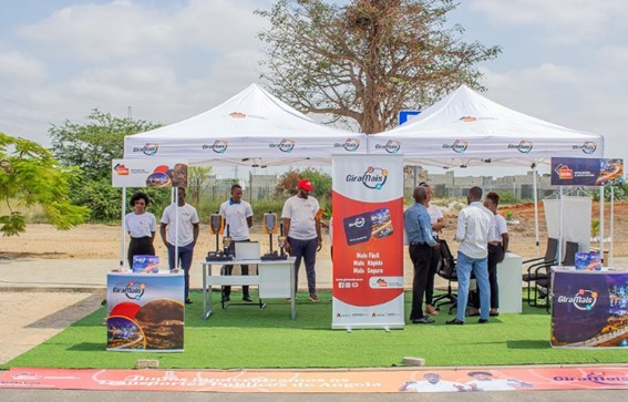 Acompanhe alguns momentos da nossa participação na 1.ª feira da Universidade de Luanda